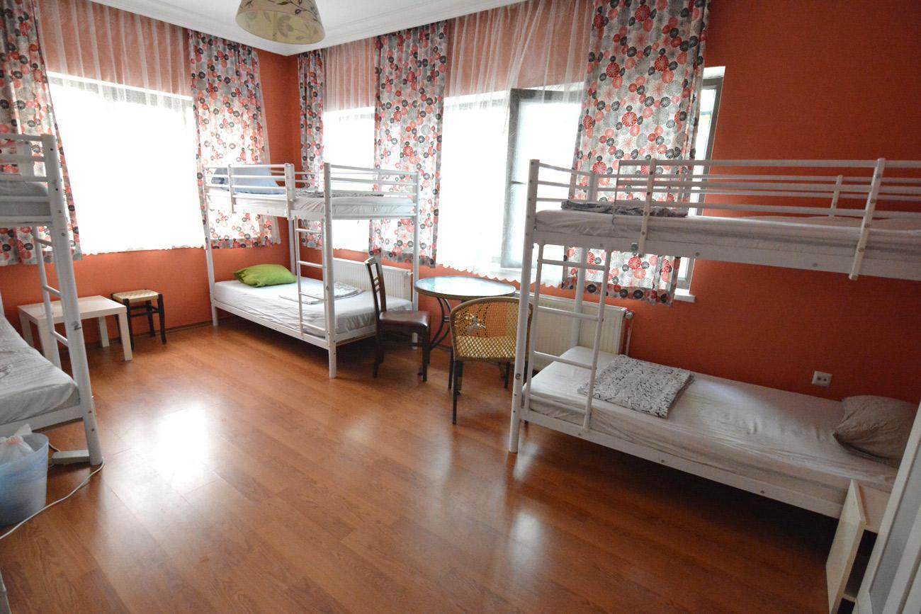 Hostel Deeps