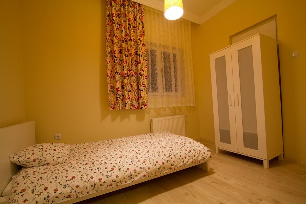 Hostel Deeps *
