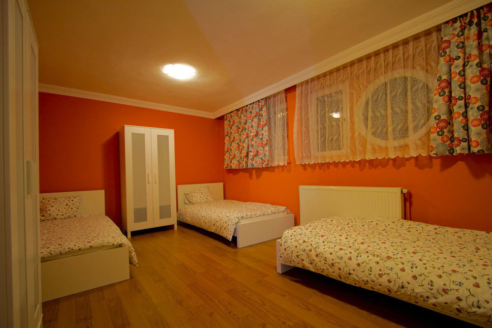Hostel Deeps